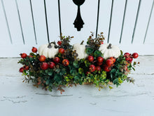 Load image into Gallery viewer, Pumpkin & Berry Centerpiece Box