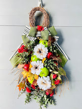 Load image into Gallery viewer, Apple Harvest Swag