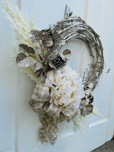 Load image into Gallery viewer, Snow & Champagne