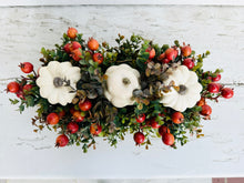 Load image into Gallery viewer, Pumpkin & Berry Centerpiece Box