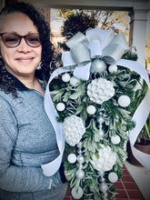 Load image into Gallery viewer, Lotus Pod Swag