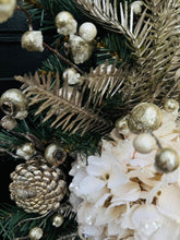 Load image into Gallery viewer, Hydrangea Holiday Swag