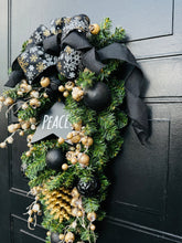 Load image into Gallery viewer, Black & Gold Swag