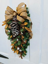 Load image into Gallery viewer, Pine Cone Teardrop Swag