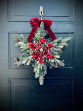 Load image into Gallery viewer, Evergreen Snowflake