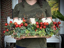 Load image into Gallery viewer, Pumpkin & Berry Centerpiece Box