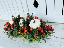 Load image into Gallery viewer, Pumpkin & Berry Centerpiece Box