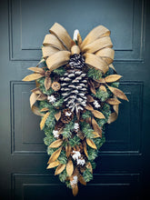 Load image into Gallery viewer, Pine Cone Teardrop Swag