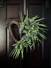 Load image into Gallery viewer, Lavender & Thistle Heart