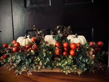 Load image into Gallery viewer, Pumpkin & Berry Centerpiece Box