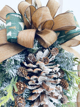 Load image into Gallery viewer, Pine Cone Winter