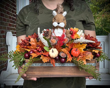 Load image into Gallery viewer, Fall Squirrel Centerpiece Box