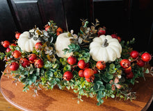 Load image into Gallery viewer, Pumpkin & Berry Centerpiece Box