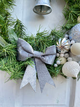 Load image into Gallery viewer, Silver Snowfall