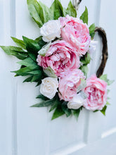 Load image into Gallery viewer, Winter Blush Heart