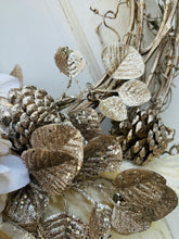 Load image into Gallery viewer, Snow & Champagne