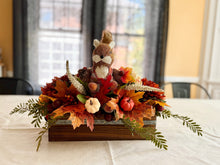 Load image into Gallery viewer, Fall Squirrel Centerpiece Box