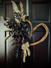 Load image into Gallery viewer, Black Orchid Heart