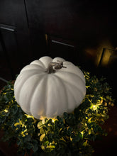 Load image into Gallery viewer, Great Pumpkin Centerpiece