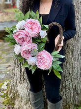 Load image into Gallery viewer, Winter Blush Heart