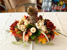 Load image into Gallery viewer, Fall Squirrel Centerpiece Box