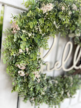 Load image into Gallery viewer, Berry & Boxwood