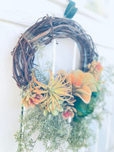 Load image into Gallery viewer, Yellow Succulents & Moss