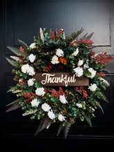 Load image into Gallery viewer, Corsage