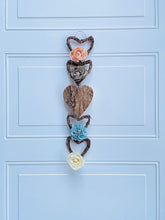 Load image into Gallery viewer, Wood Flower Heart Column