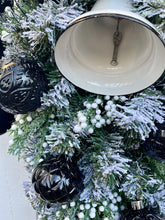 Load image into Gallery viewer, Black & White Teardrop Swag