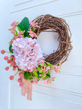 Load image into Gallery viewer, Shell & Coral