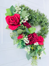 Load image into Gallery viewer, Boxwood & Rose Heart