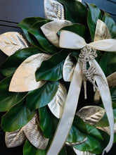 Load image into Gallery viewer, Holiday Magnolia