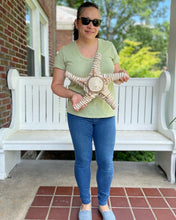 Load image into Gallery viewer, Starfish with Sand Dollar