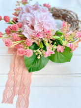 Load image into Gallery viewer, Shell & Coral