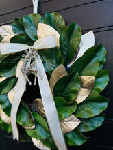 Load image into Gallery viewer, Holiday Magnolia