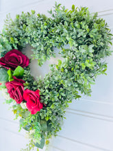 Load image into Gallery viewer, Boxwood & Rose Heart