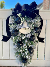 Load image into Gallery viewer, Black & White Teardrop Swag