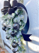 Load image into Gallery viewer, Black & White Teardrop Swag