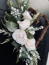 Load image into Gallery viewer, Frozen Rose Heart