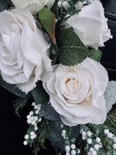 Load image into Gallery viewer, Frozen Rose Heart