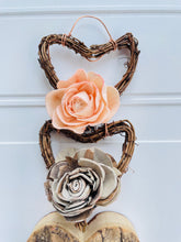 Load image into Gallery viewer, Wood Flower Heart Column