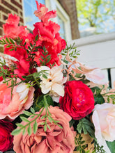 Load image into Gallery viewer, Summer Pink Basket
