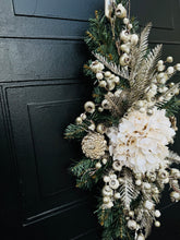 Load image into Gallery viewer, Hydrangea Holiday Swag
