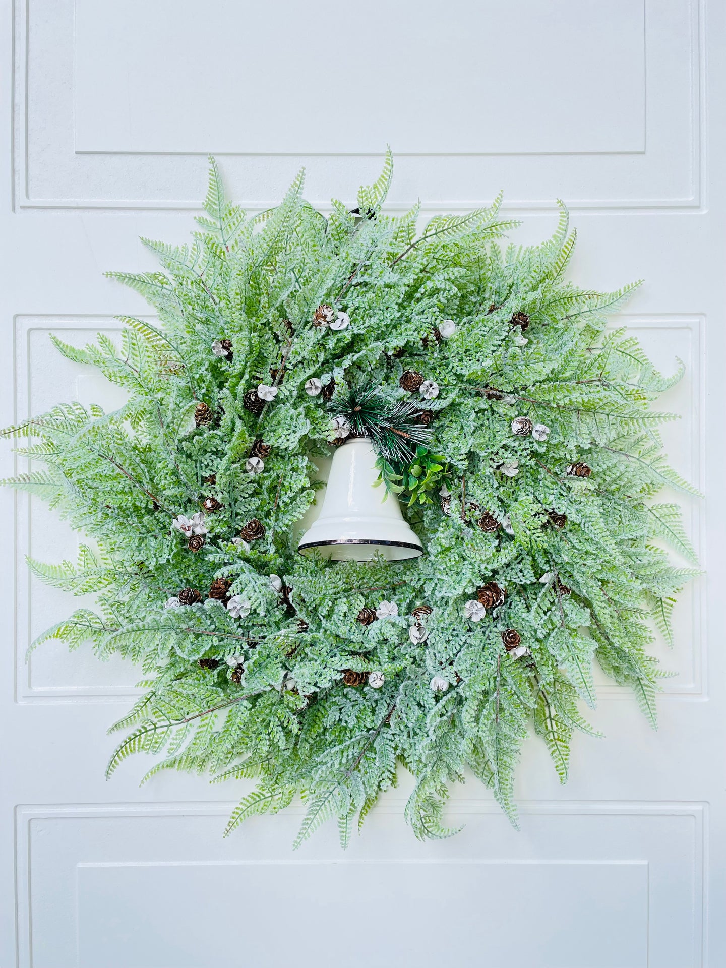 Light Green Fern Winter Wreath